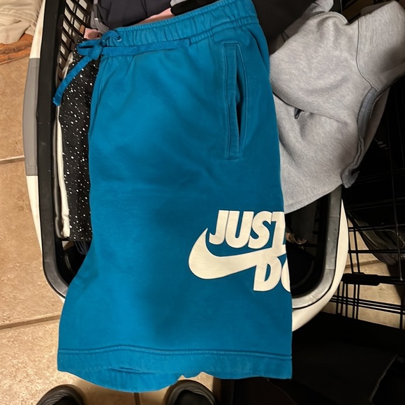 Nike sweats XL nothing wrong - Picture 2 of 3